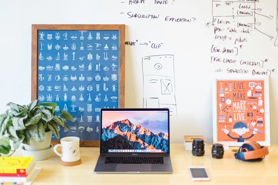 Design-y desk. Photo by Mia Baker on Unsplash